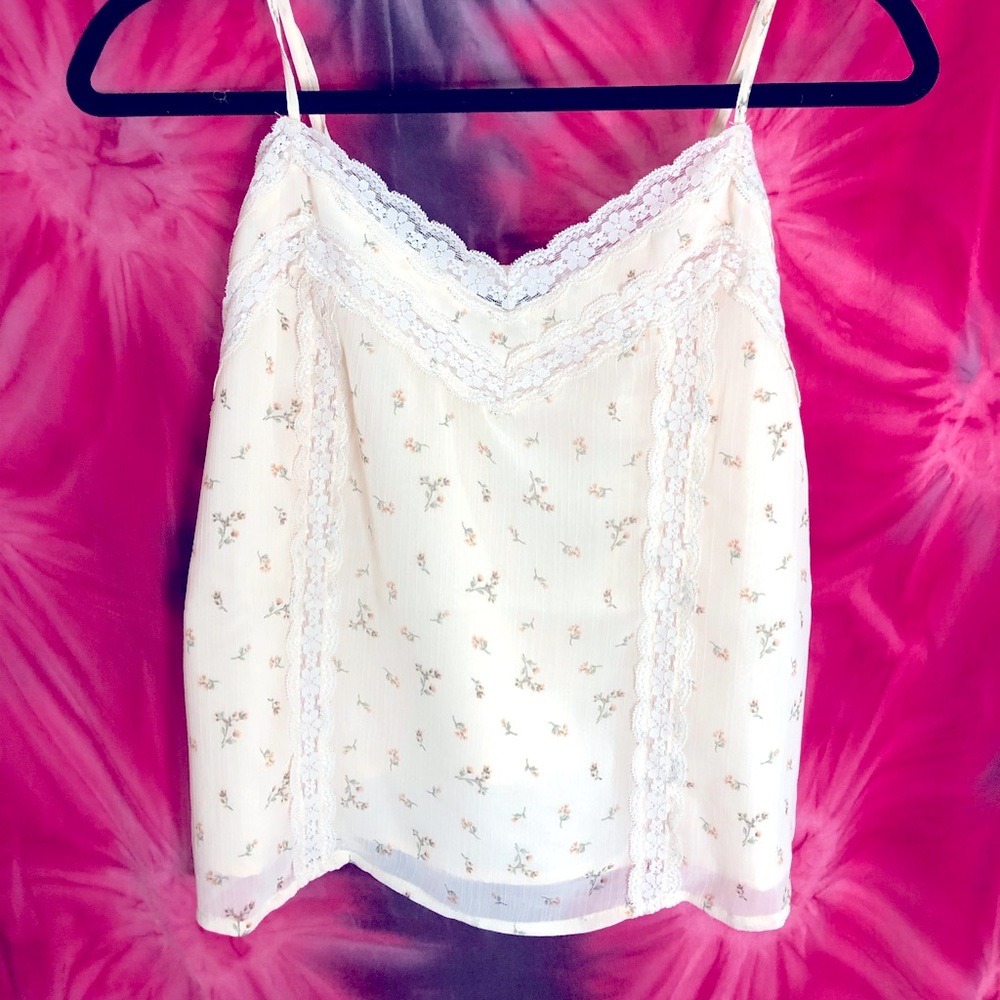 Lace Top ✨
